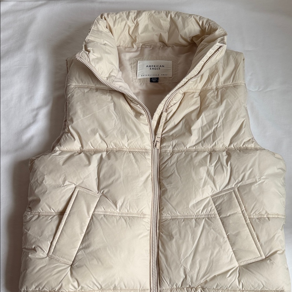 American Eagle Outfitters Cream Puffer Vest